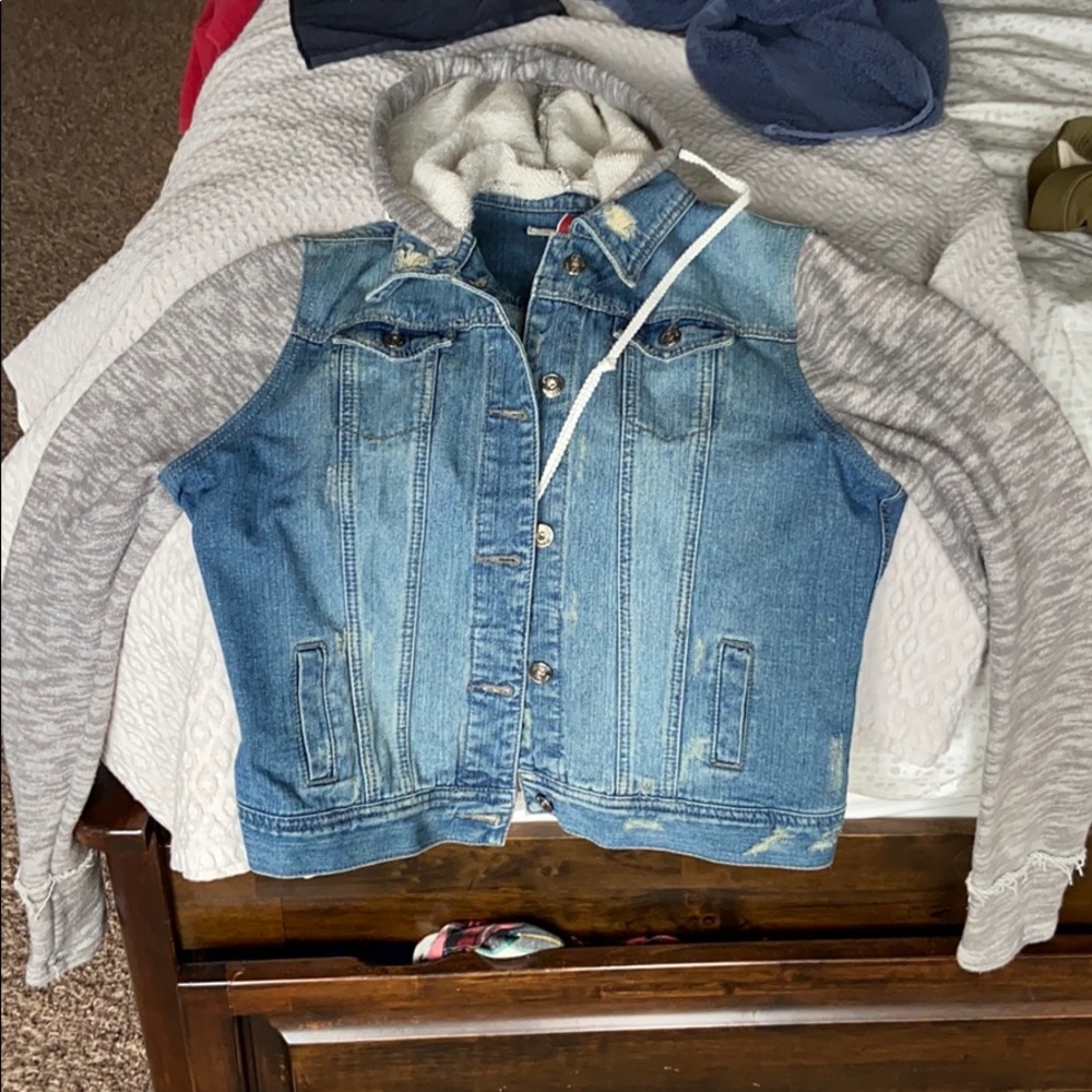 Jean Jacket with sweatshirt material on arms